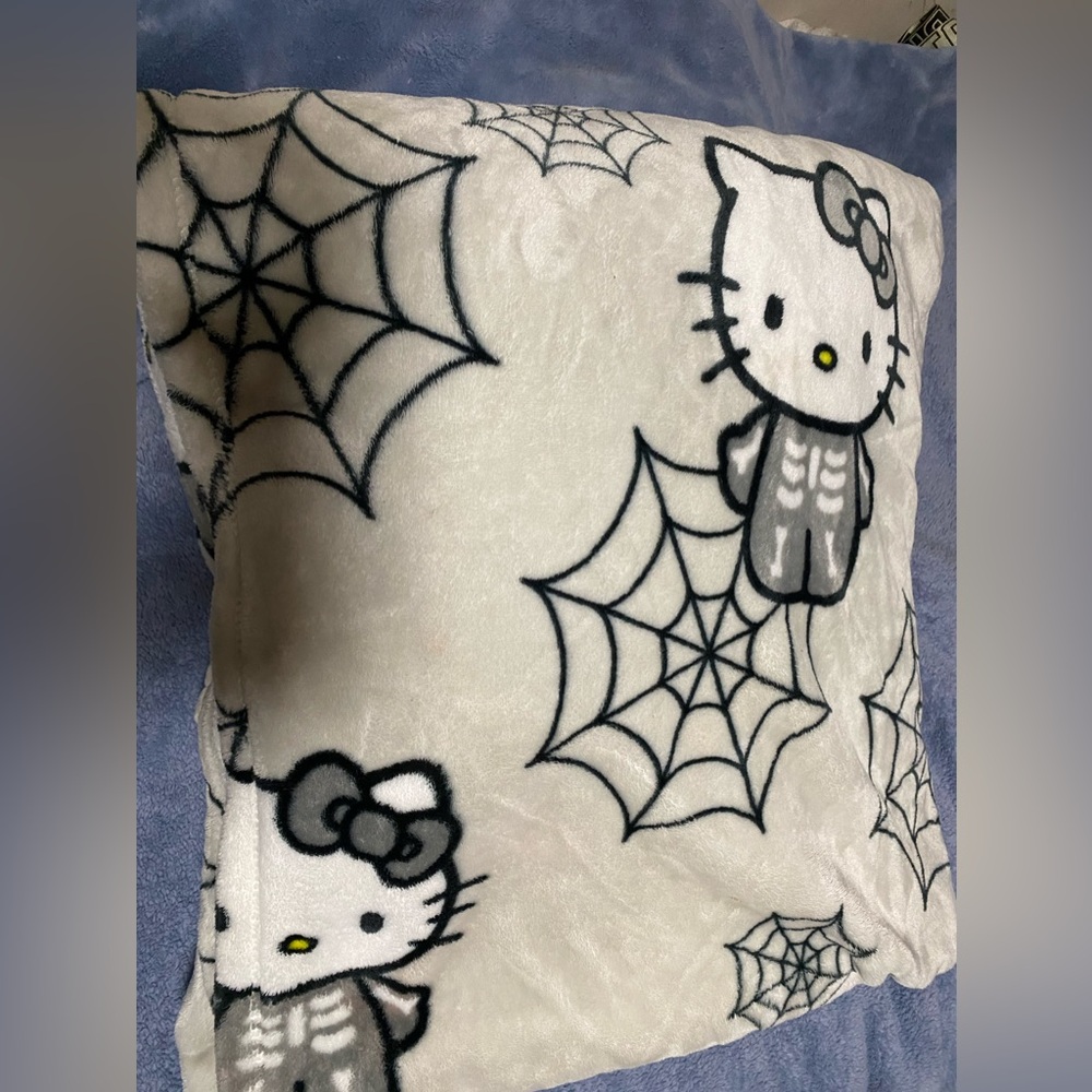Kawaii Hello Kitty Halloween Series Blanket New Sanrio 23’